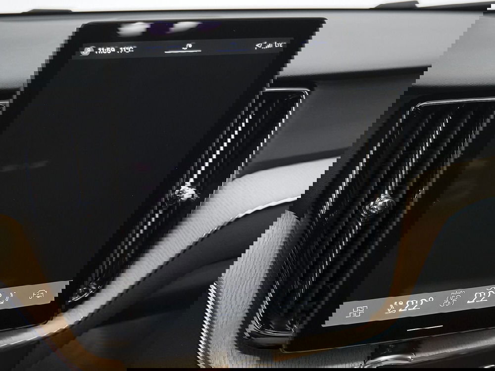 Volvo XC60 nuova a Prato (13)