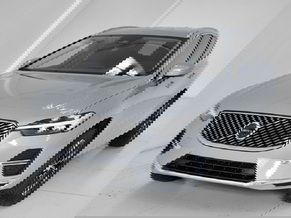 Volvo XC60 nuova a Prato (2)