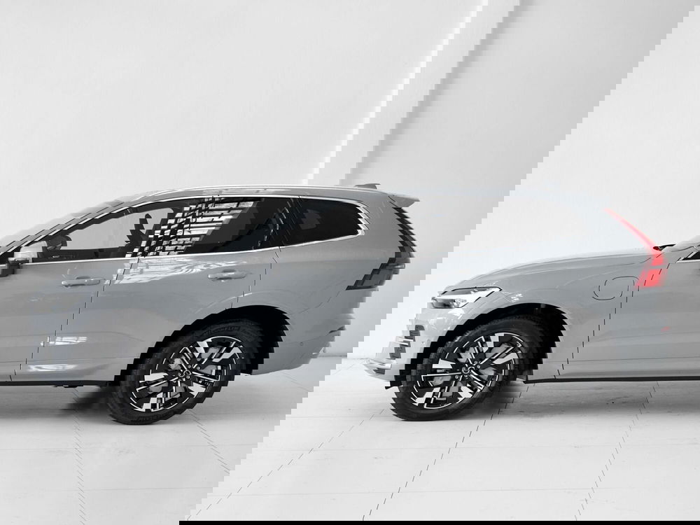 Volvo XC60 nuova a Prato (3)