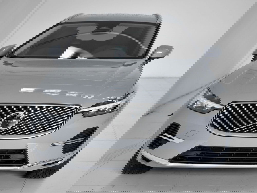 Volvo XC60 nuova a Prato (6)