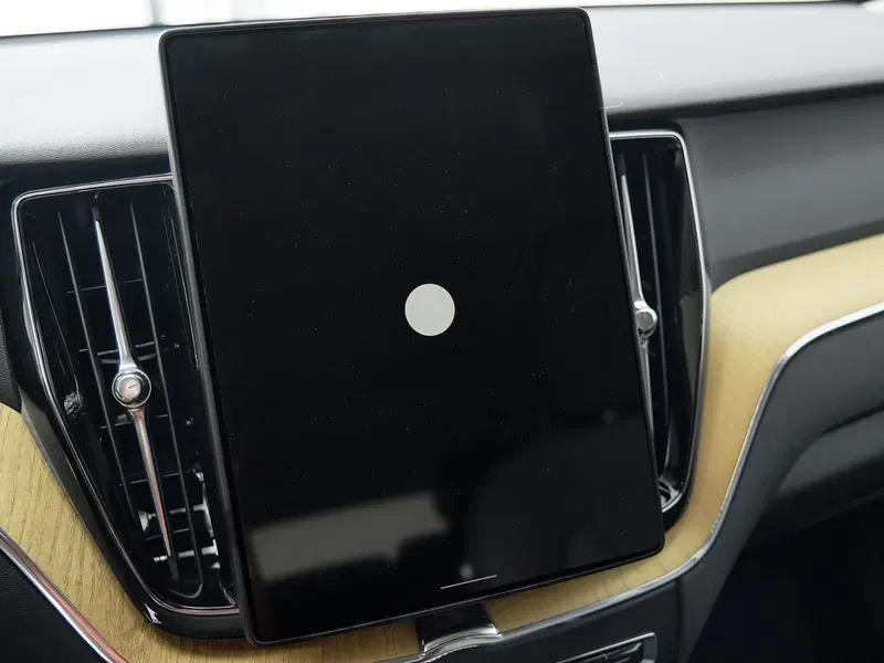 Volvo XC60 nuova a Prato (11)