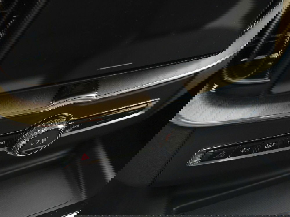 Volvo XC60 nuova a Prato (12)