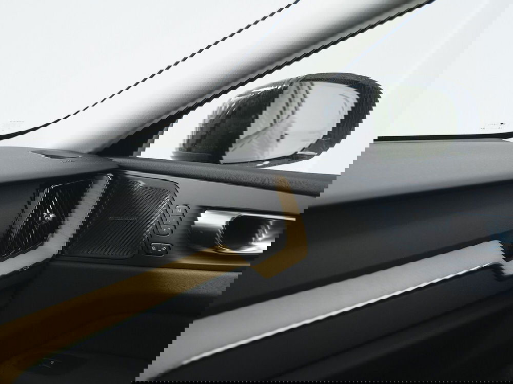 Volvo XC60 nuova a Prato (13)