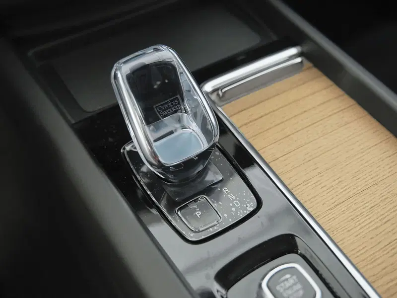 Volvo XC60 nuova a Prato (14)