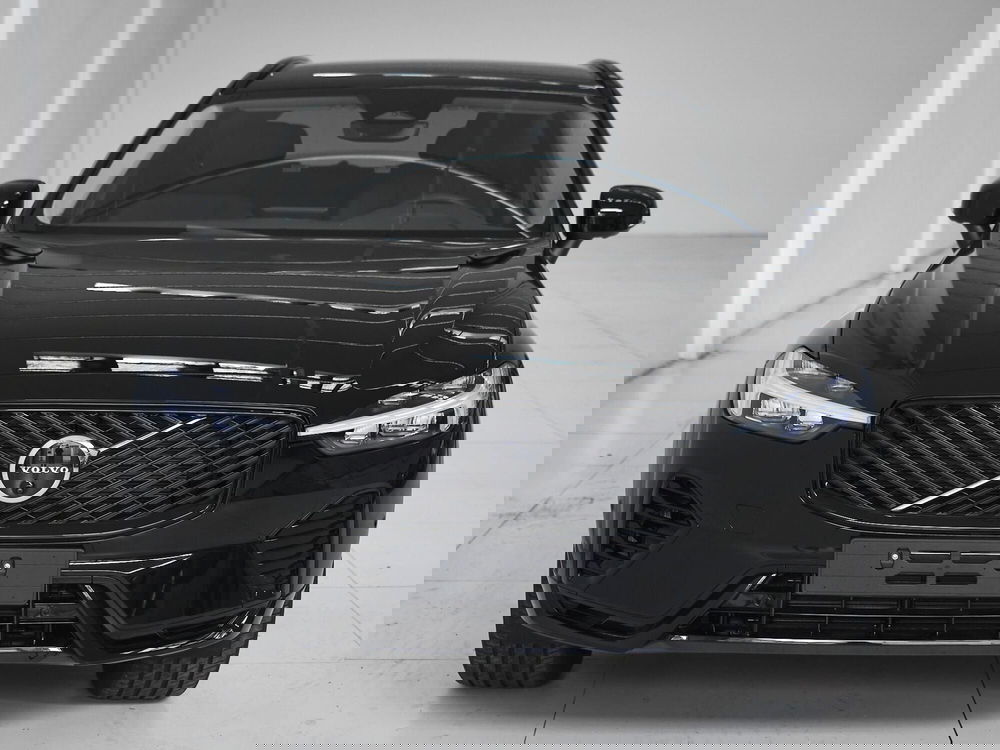 Volvo XC60 nuova a Prato (3)