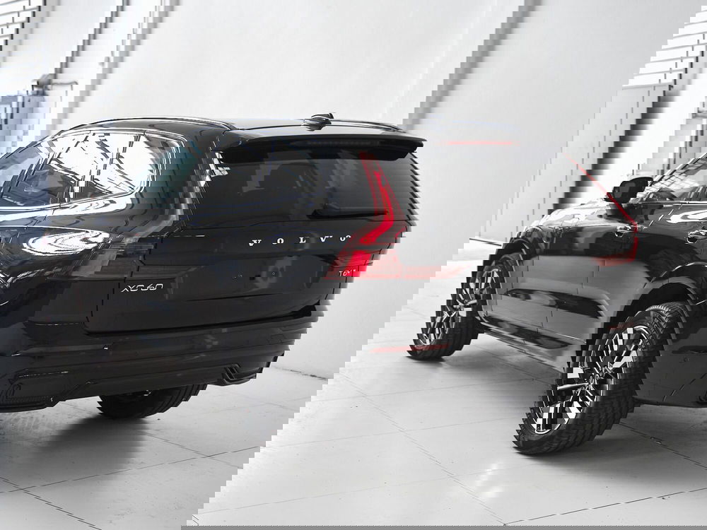 Volvo XC60 nuova a Prato (6)