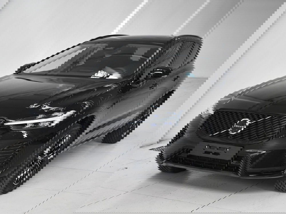 Volvo XC60 nuova a Prato (2)