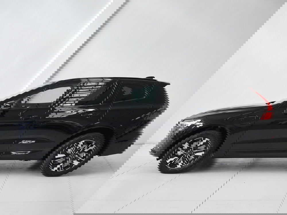 Volvo XC60 nuova a Prato (4)