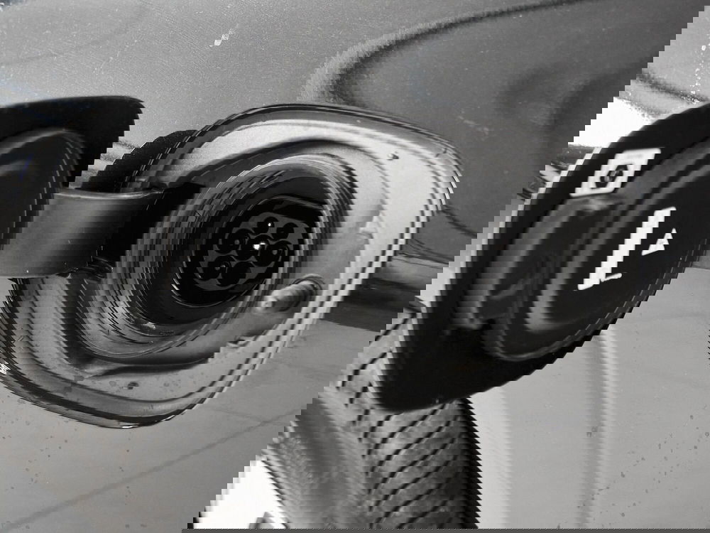 Volvo XC60 nuova a Prato (5)