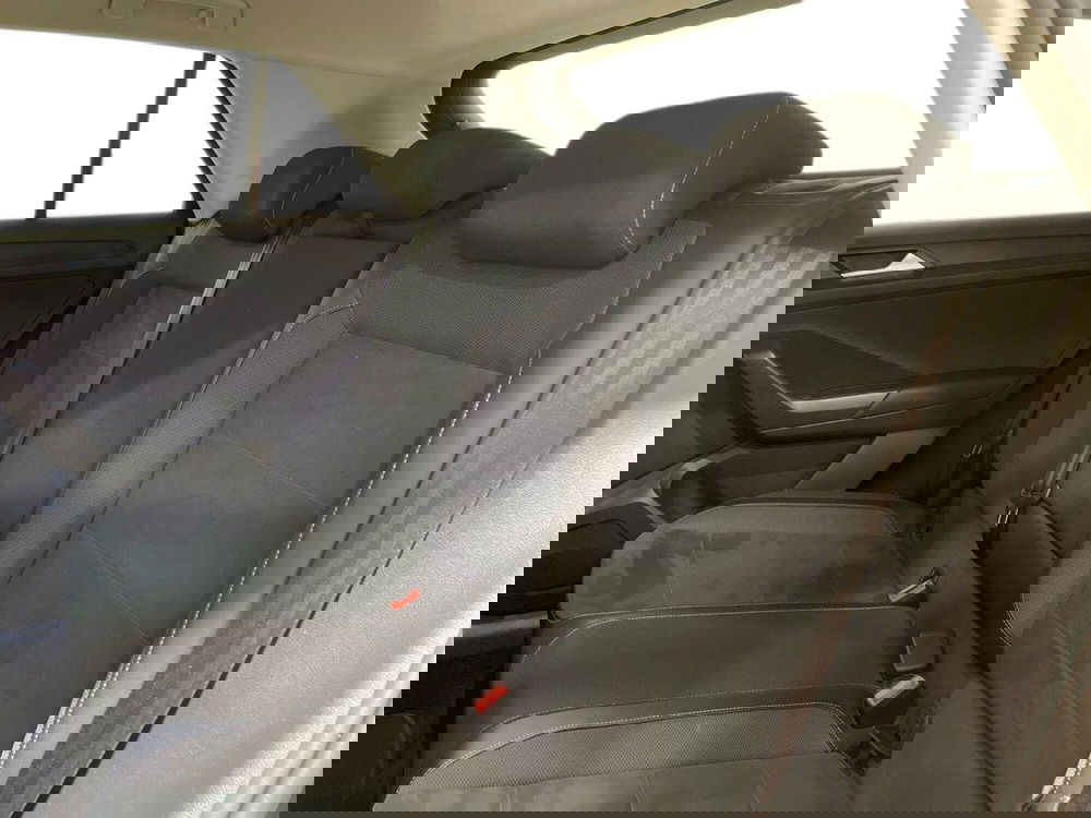 Volkswagen T-Roc usata a Pistoia (12)