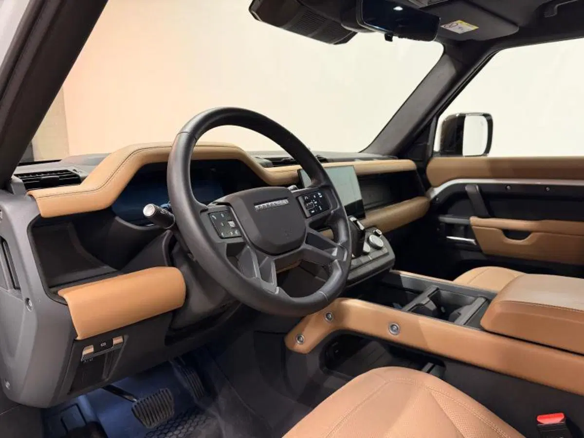 Land Rover Defender usata a Venezia (9)