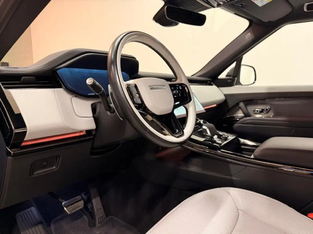 Land Rover Range Rover Sport usata a Venezia (8)