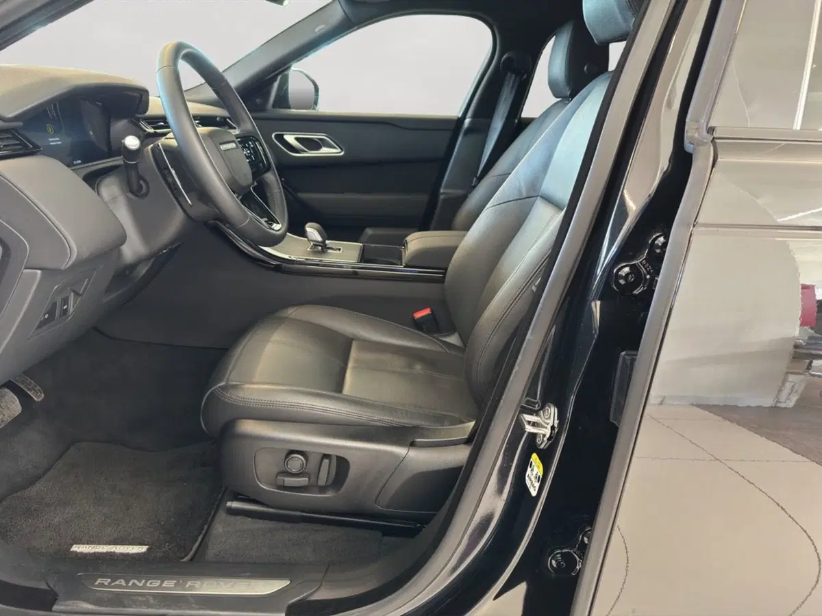 Land Rover Range Rover Velar usata a Latina (11)