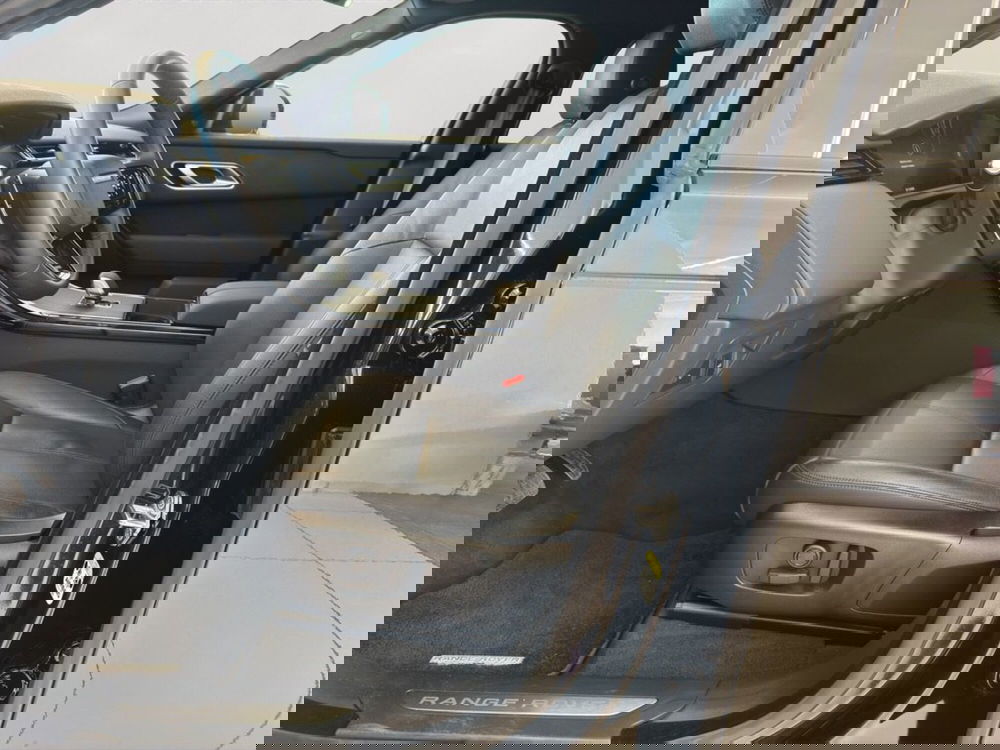 Land Rover Range Rover Velar usata a Latina (11)