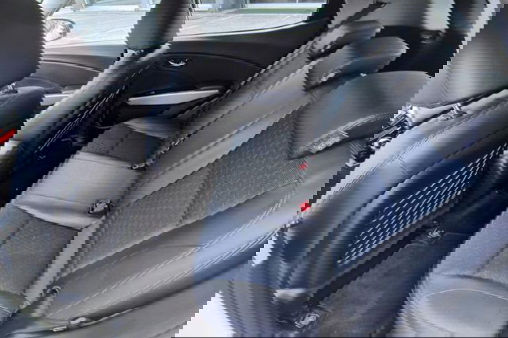 Ssangyong Tivoli usata a Udine (7)