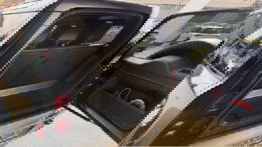 Land Rover Defender usata a Potenza (12)