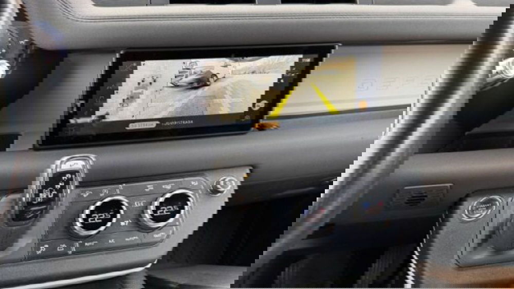 Land Rover Defender usata a Potenza (13)