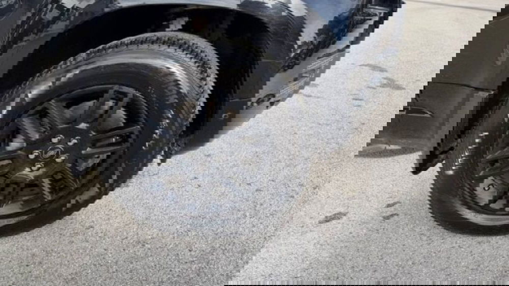 Land Rover Defender usata a Potenza (8)