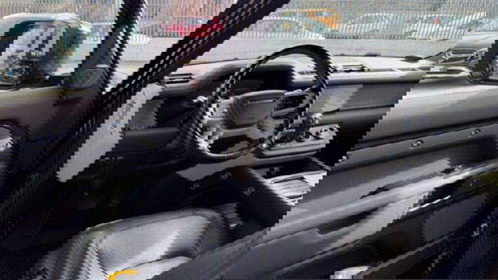 Land Rover Defender usata a Potenza (9)