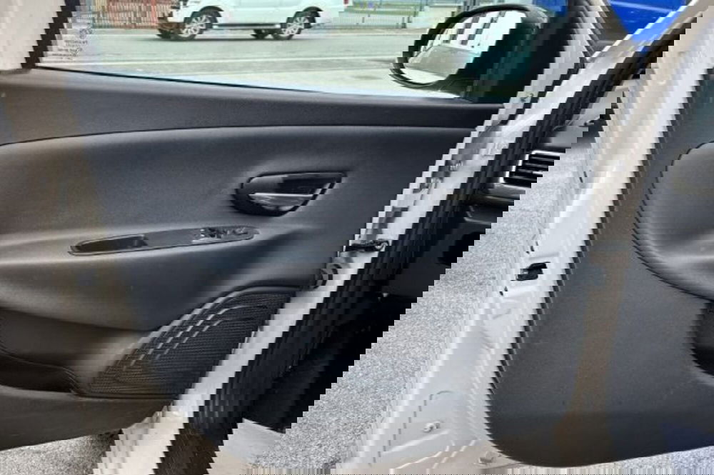 Lancia Ypsilon usata a Latina (12)