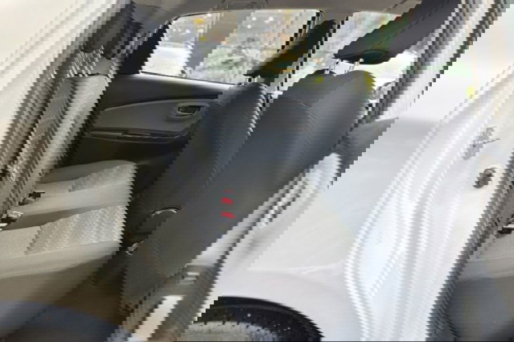 Toyota Yaris usata a Latina (10)