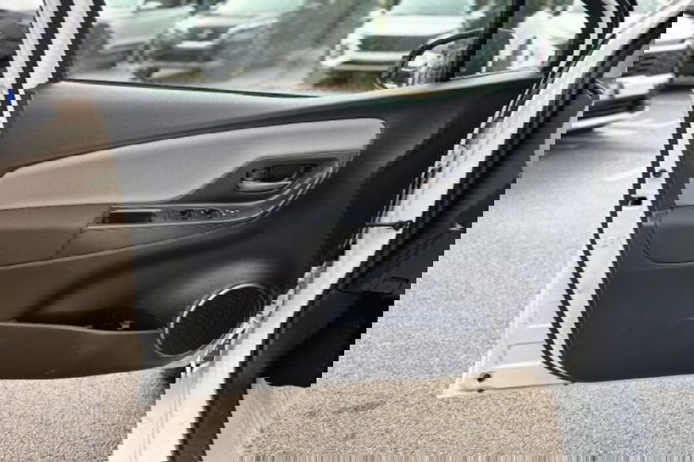 Toyota Yaris usata a Latina (12)