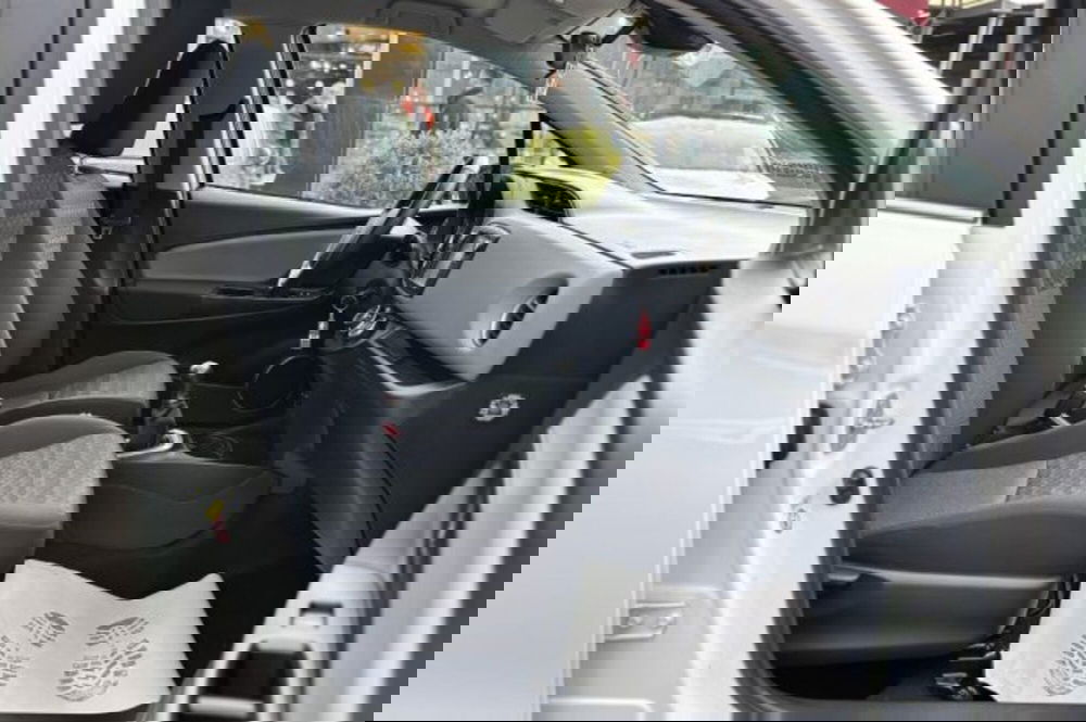 Toyota Yaris usata a Latina (8)