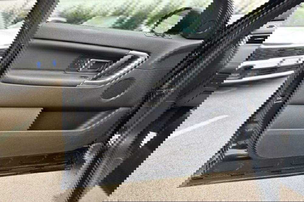 Land Rover Discovery Sport usata a Latina (10)