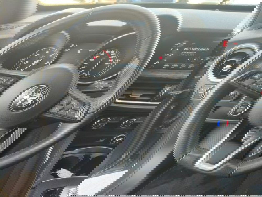 Alfa Romeo Stelvio usata a Firenze (8)