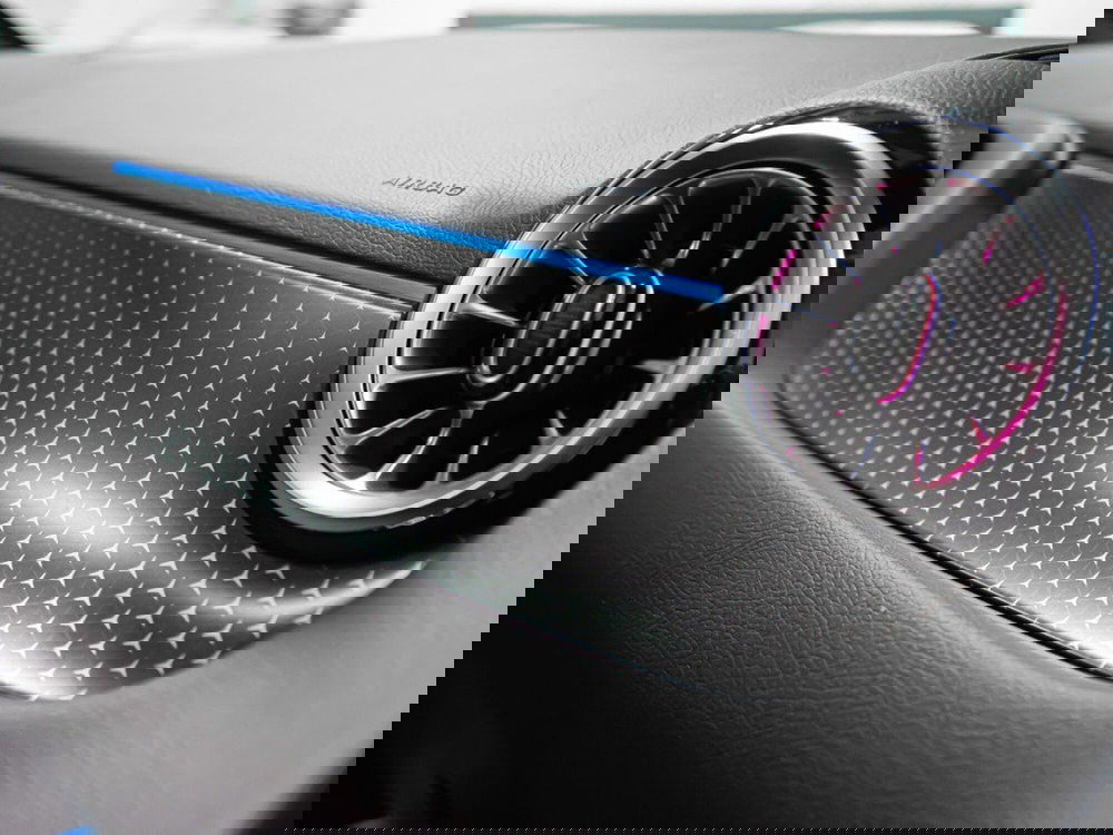 Mercedes-Benz EQA nuova a Macerata (15)