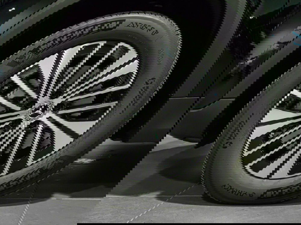 Mercedes-Benz EQA nuova a Macerata (8)