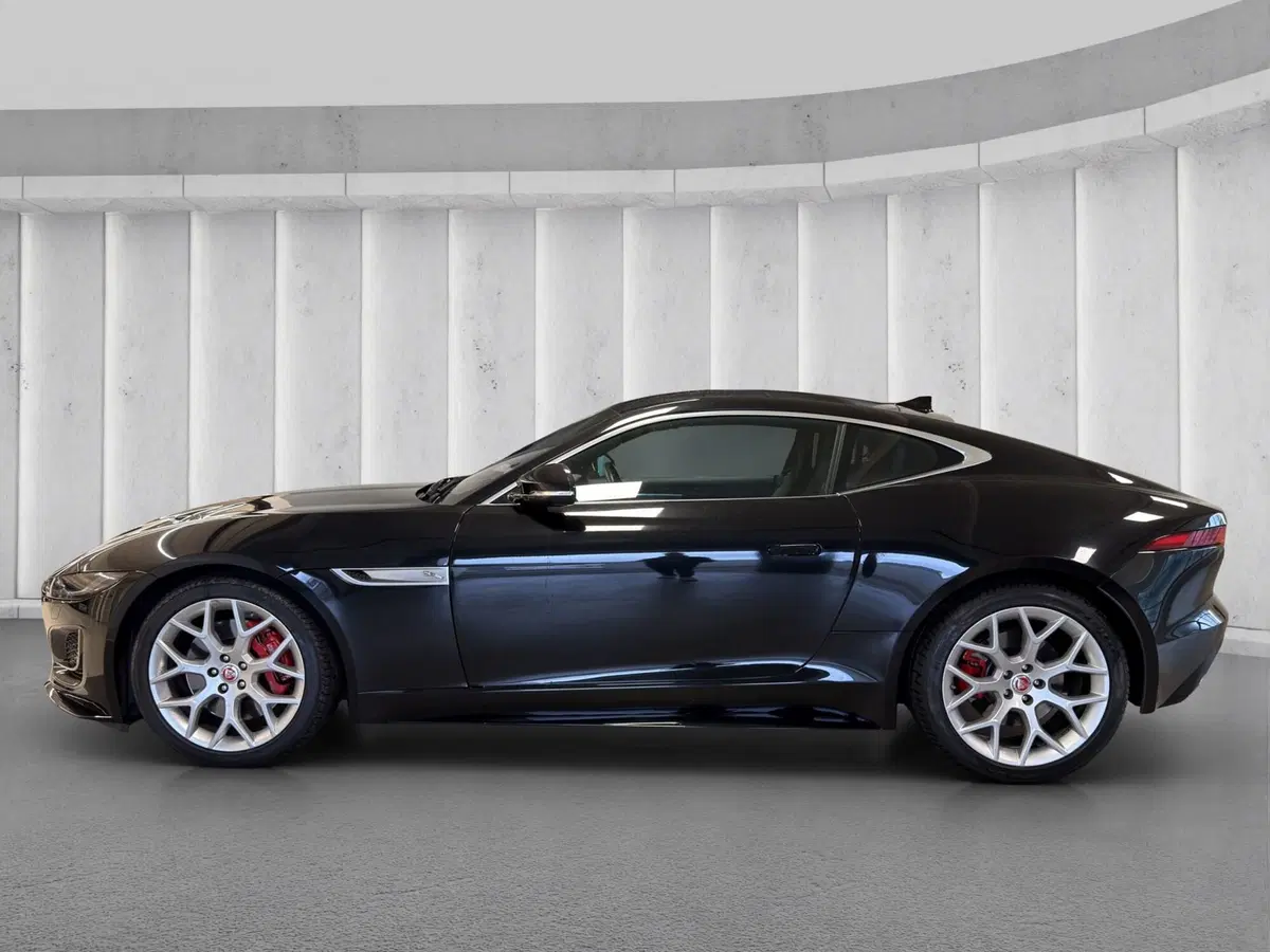 Jaguar F-Type Coupé usata a Milano (13)