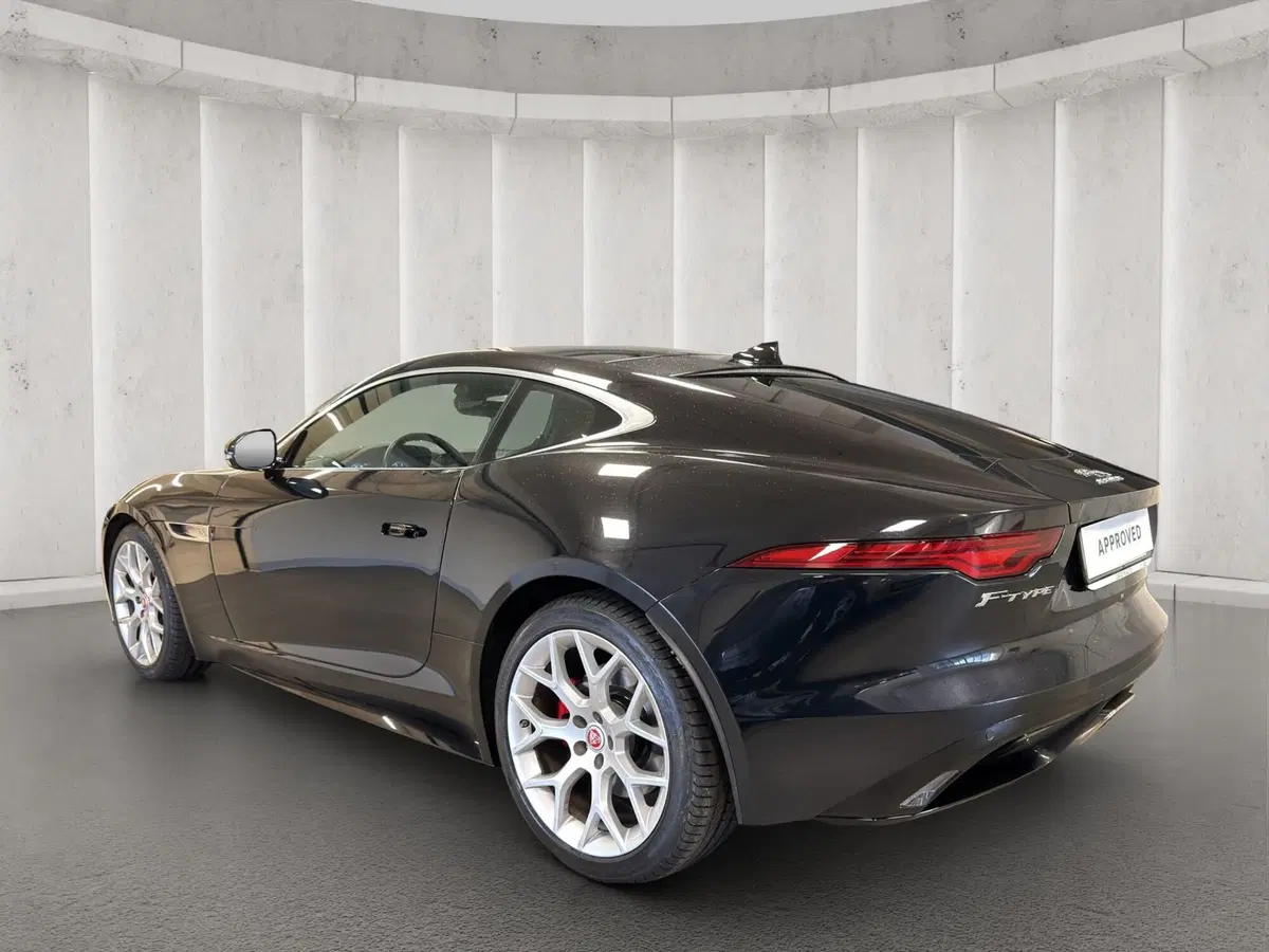Jaguar F-Type Coupé usata a Milano (14)