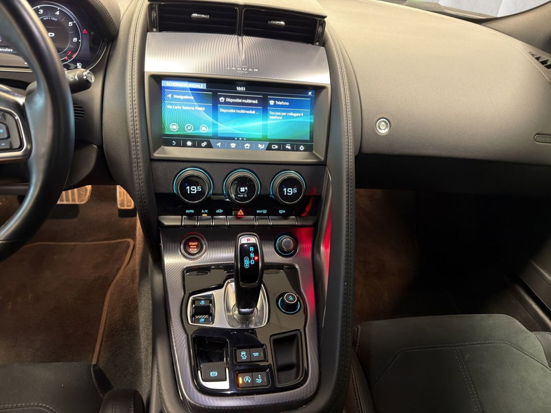 Jaguar F-Type Coupé usata a Milano (15)