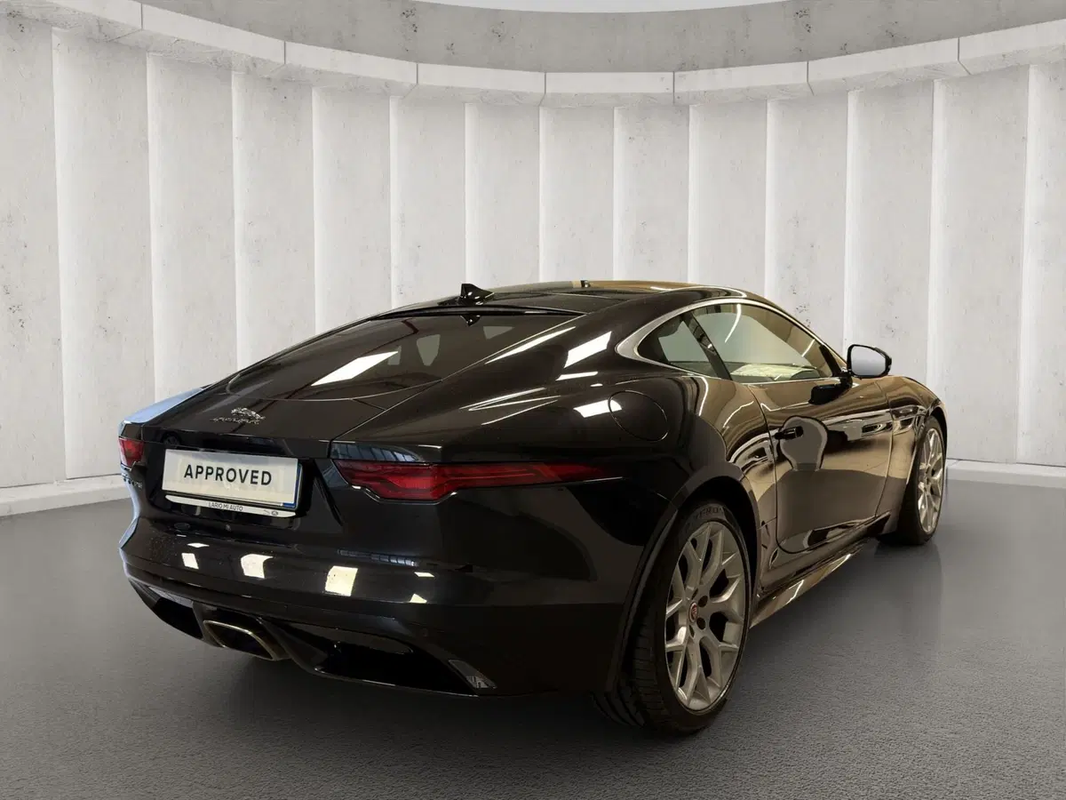 Jaguar F-Type Coupé usata a Milano (2)