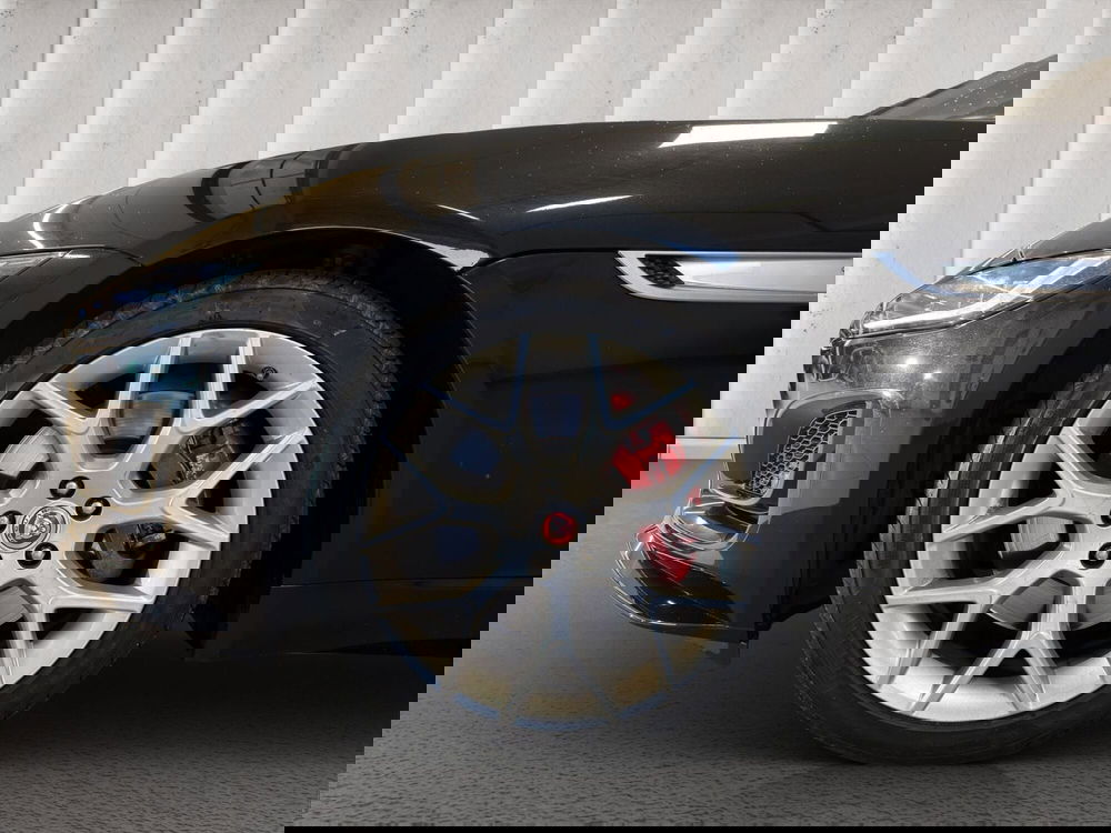 Jaguar F-Type Coupé usata a Milano (9)