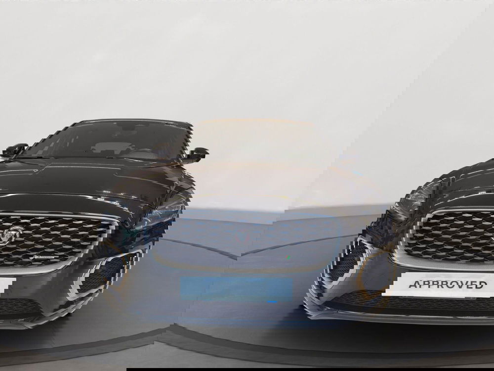 Jaguar E-Pace usata a Latina (8)