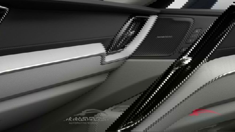 Volvo XC60 nuova a Perugia (14)