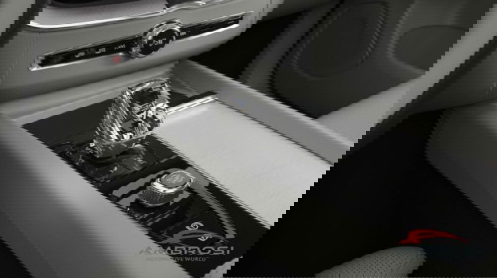 Volvo XC60 nuova a Perugia (15)