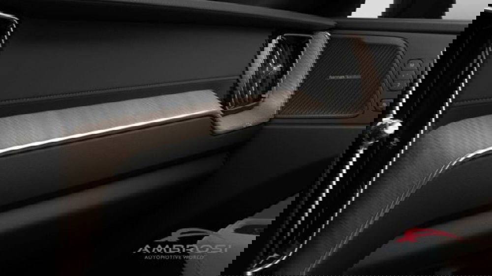 Volvo XC60 nuova a Perugia (14)