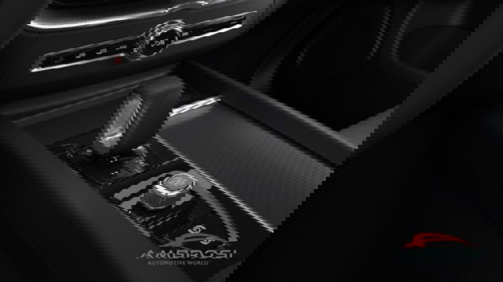 Volvo XC60 nuova a Perugia (15)