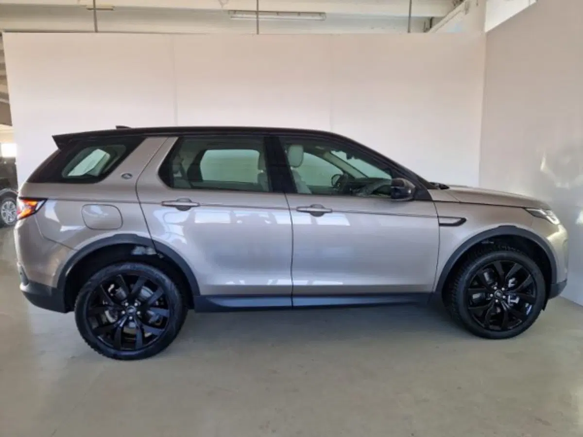 Land Rover Discovery Sport usata a Modena (9)