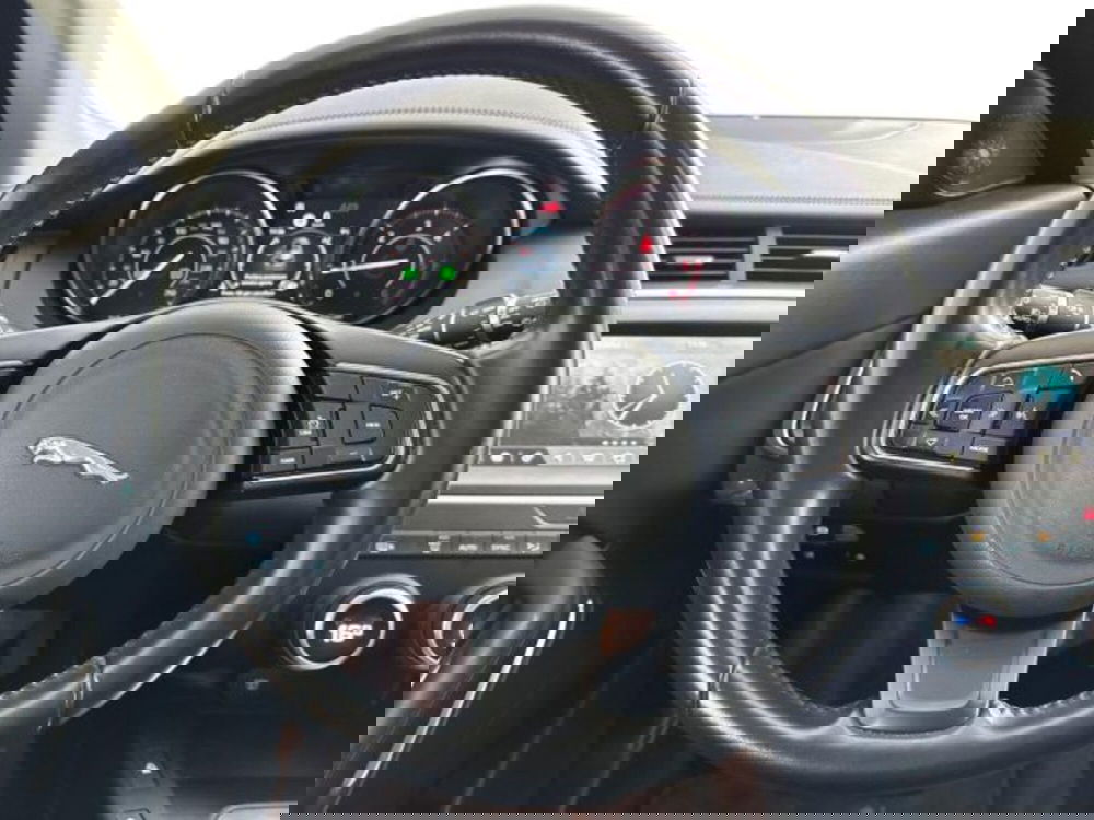 Jaguar E-Pace usata a Bologna (17)