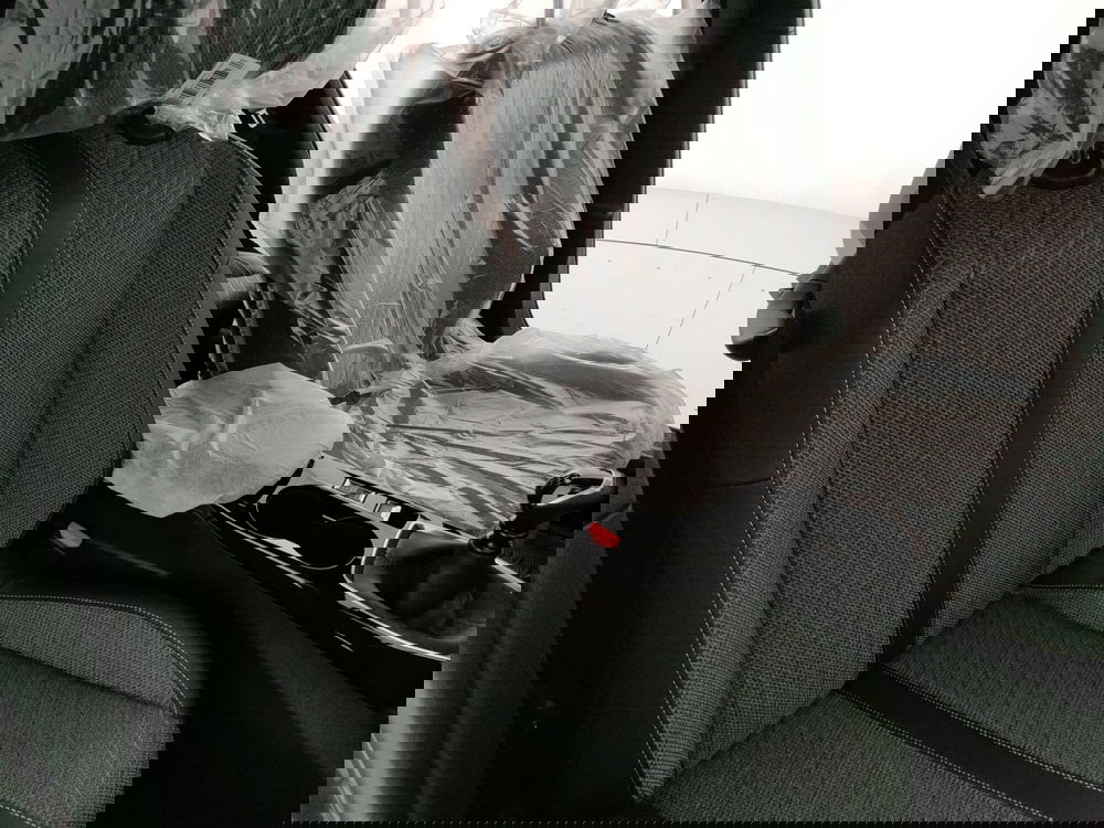 Peugeot 2008 nuova a Caserta (13)