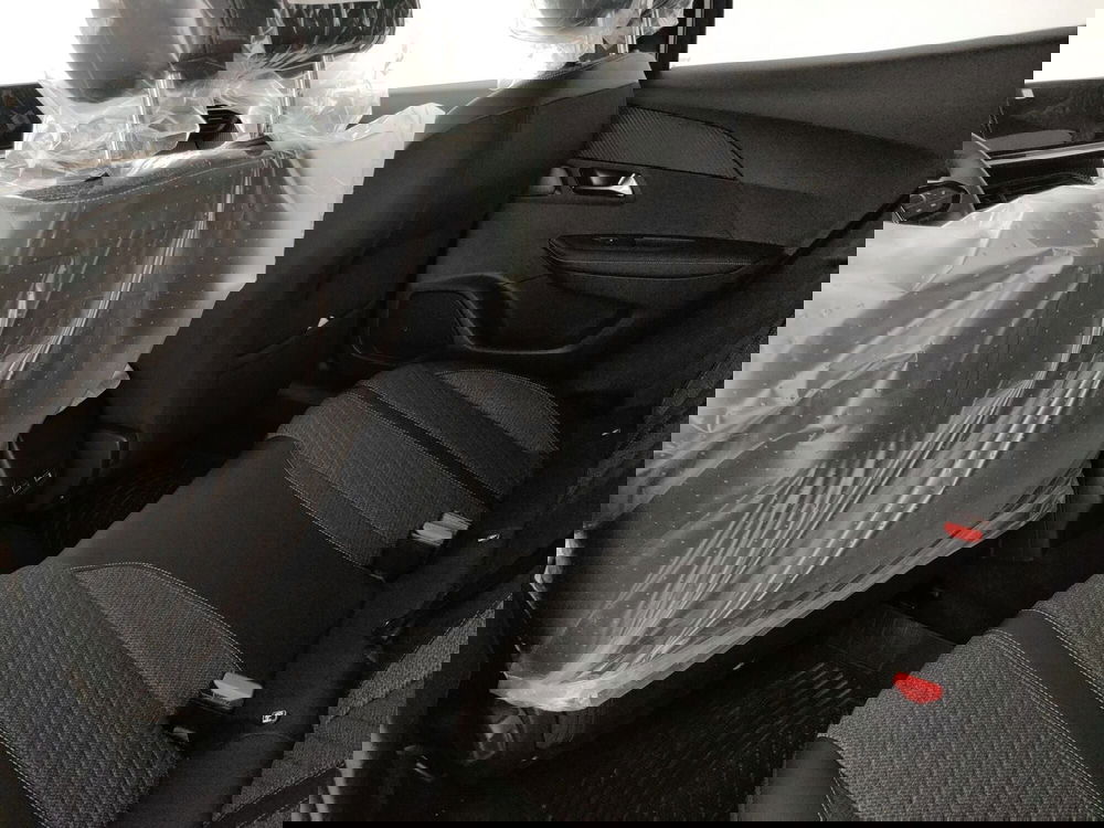 Peugeot 2008 nuova a Caserta (16)