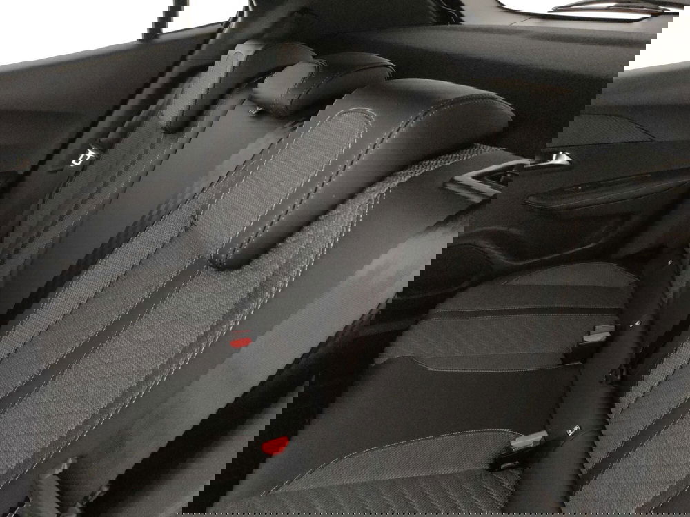 Peugeot 2008 nuova a Caserta (17)