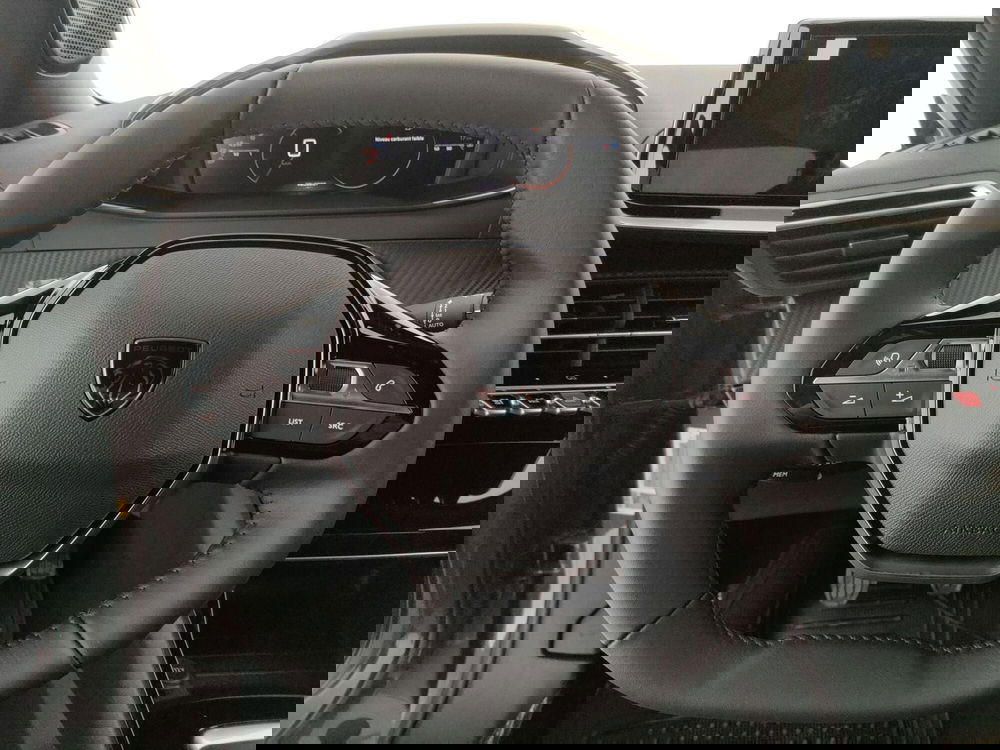 Peugeot 2008 nuova a Caserta (19)