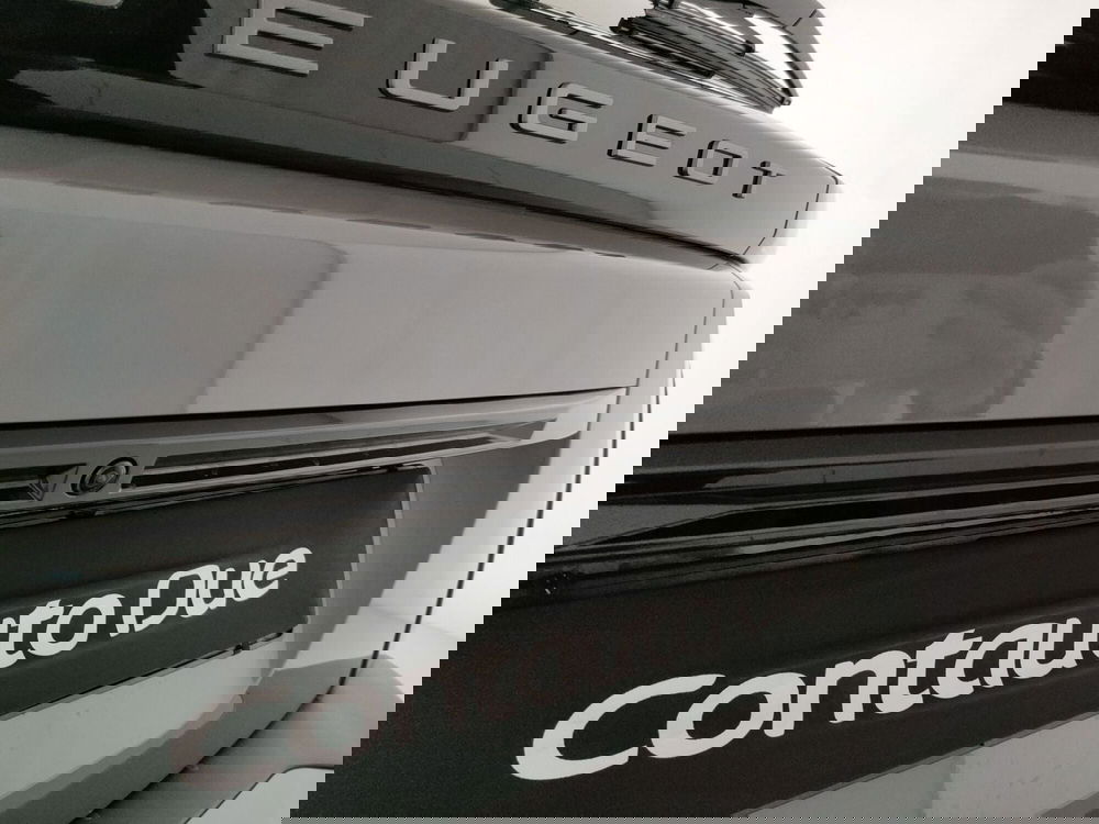 Peugeot 2008 nuova a Caserta (9)