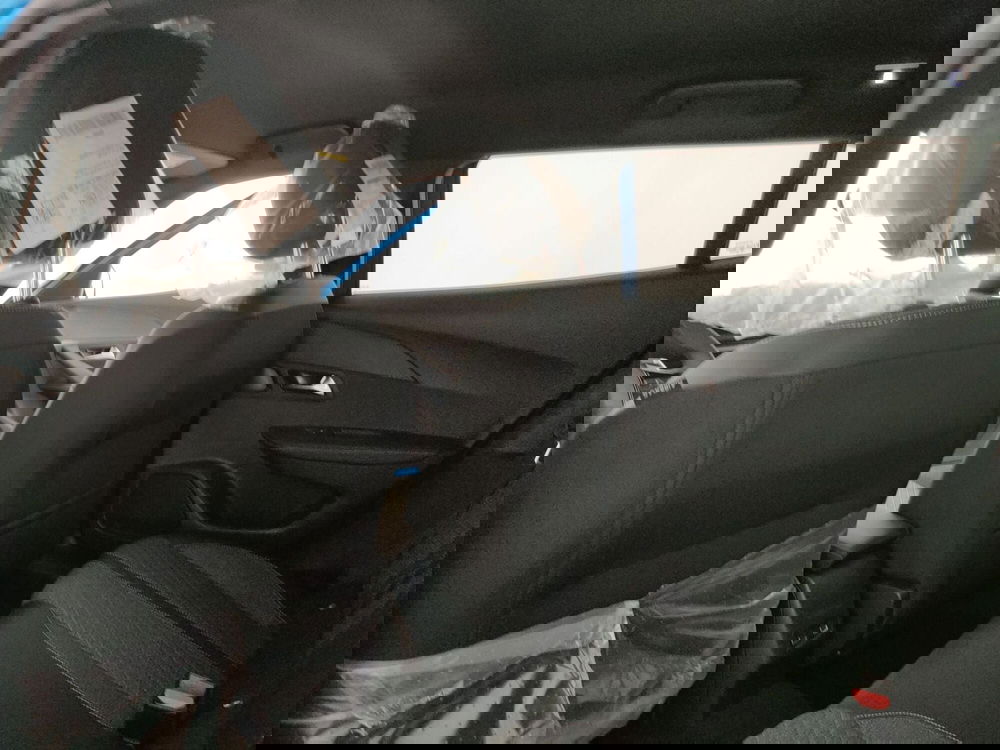 Peugeot 2008 nuova a Caserta (12)
