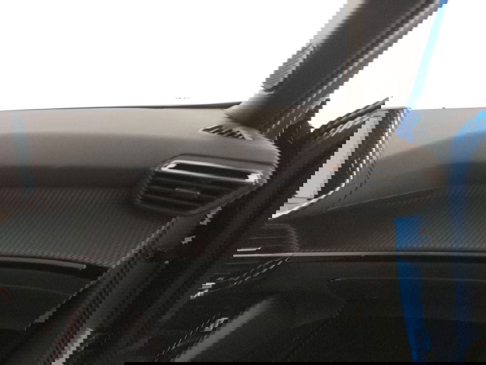 Peugeot 2008 nuova a Caserta (19)